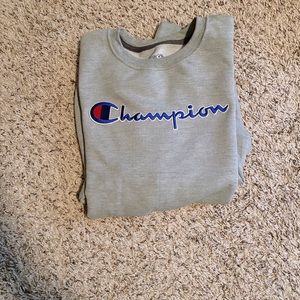 Champion patched grey crewneck